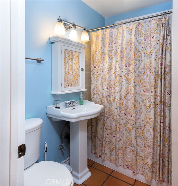 4 Bed Home for Sale in Encino, California