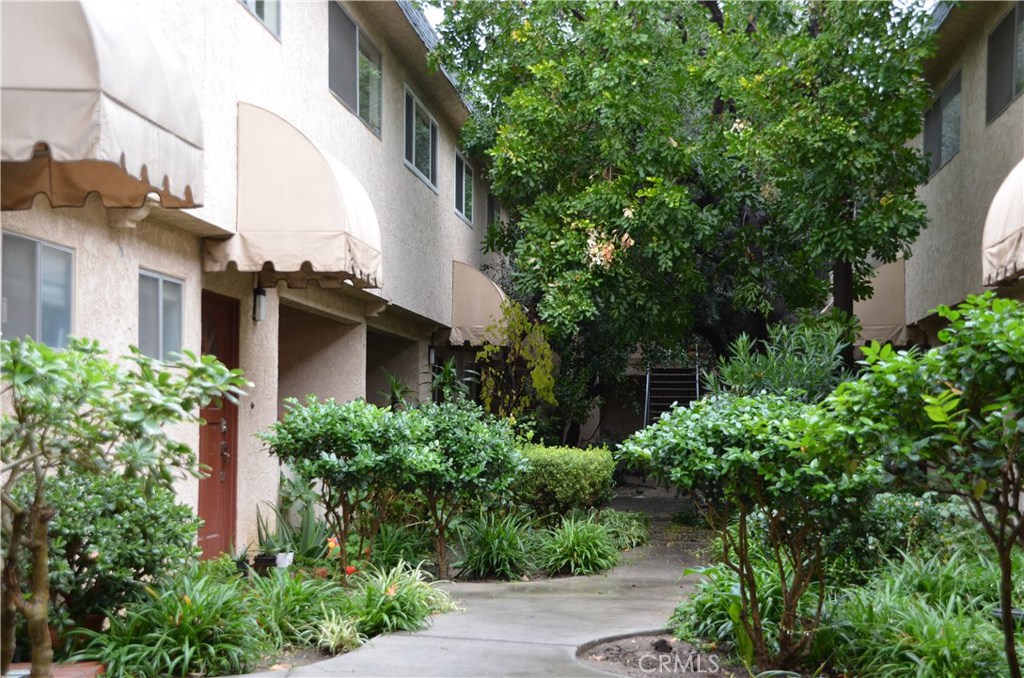 Photo of 17131 ROSCOE BOULEVARD #5, Northridge, CA 91325