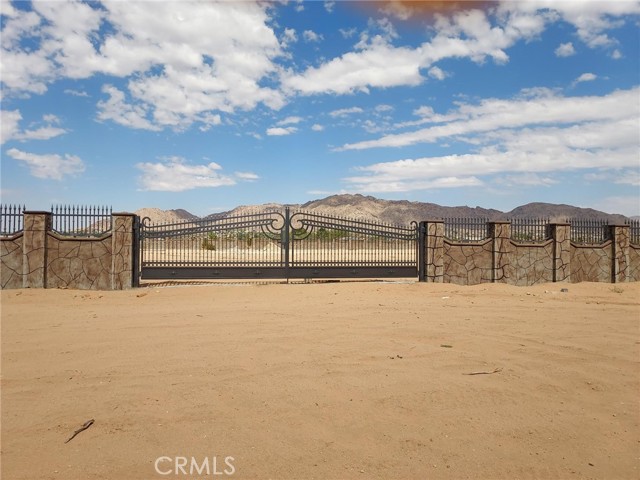 Detail Gallery Image 1 of 1 For 23942 Thunderbird Rd, Apple Valley,  CA 92307 - – Beds | – Baths