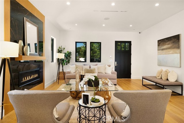6 Bed Home for Sale in Studio City, California