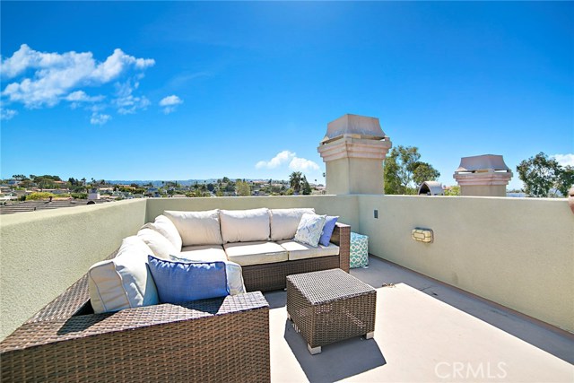 237 Irena Avenue, Redondo Beach, California 90277, 4 Bedrooms Bedrooms, ,3 BathroomsBathrooms,Residential,Sold,Irena,SR17073168