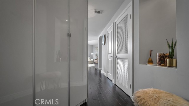 2 Bed Home for Sale in Studio City, California