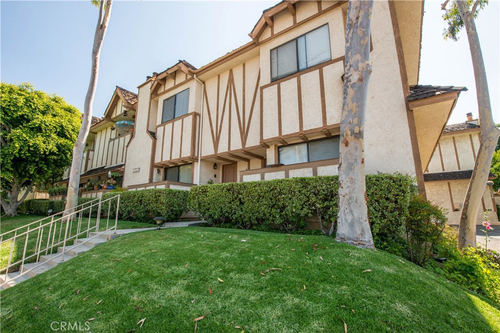 Photo of 10338 Zelzah Avenue #2, Northridge, CA 91326