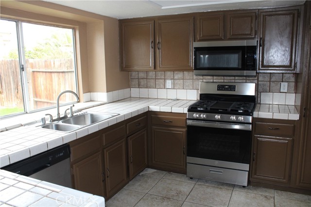 4 Bed Home for Sale in Palmdale, California