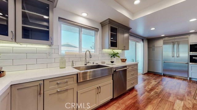 1427 12th Street, Manhattan Beach, California 90266, 2 Bedrooms Bedrooms, ,3 BathroomsBathrooms,Residential,Sold,12th,SR20201962