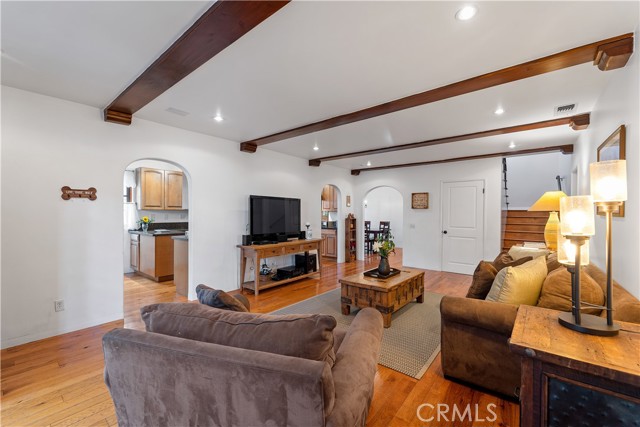 5 Bed Home for Sale in Studio City, California