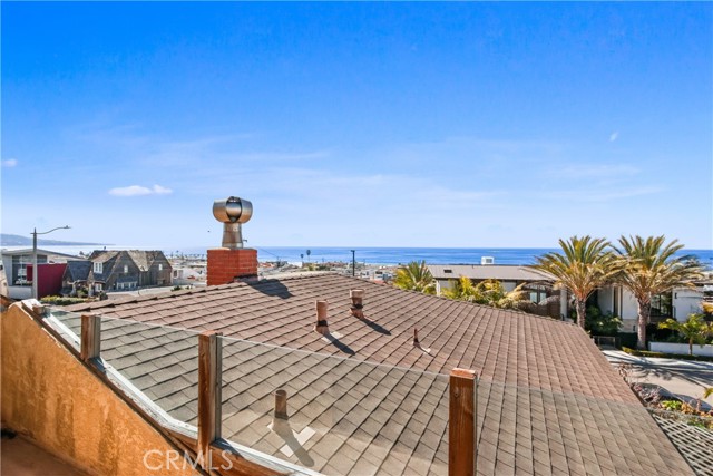 1900 Manhattan Avenue, Hermosa Beach, California 90254, 4 Bedrooms Bedrooms, ,3 BathroomsBathrooms,Residential,Sold,Manhattan,SR21134259