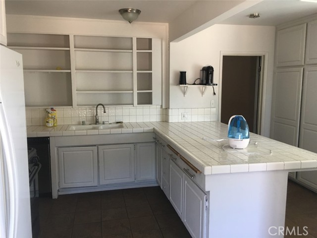 4 Bed Home for Sale in Lake Balboa, California
