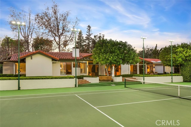 5 Bed Home for Sale in Encino, California