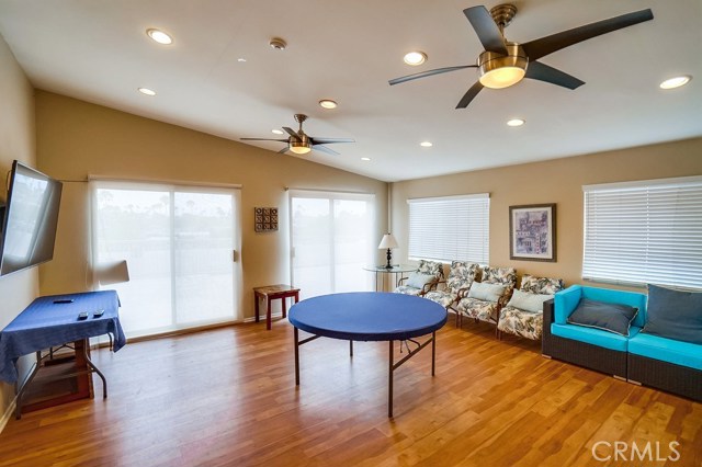 511 Meyer Lane, Redondo Beach, California 90278, 2 Bedrooms Bedrooms, ,1 BathroomBathrooms,Residential,Sold,Meyer,SR19152938