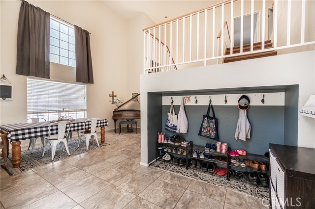 5 Bed Home for Sale in Rosamond, California