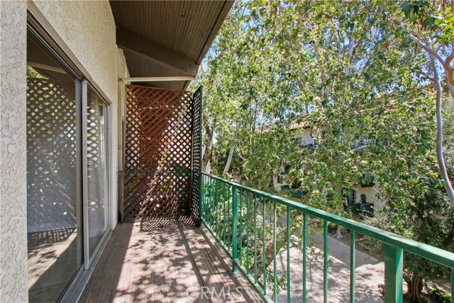 1 Bed Home for Sale in Encino, California