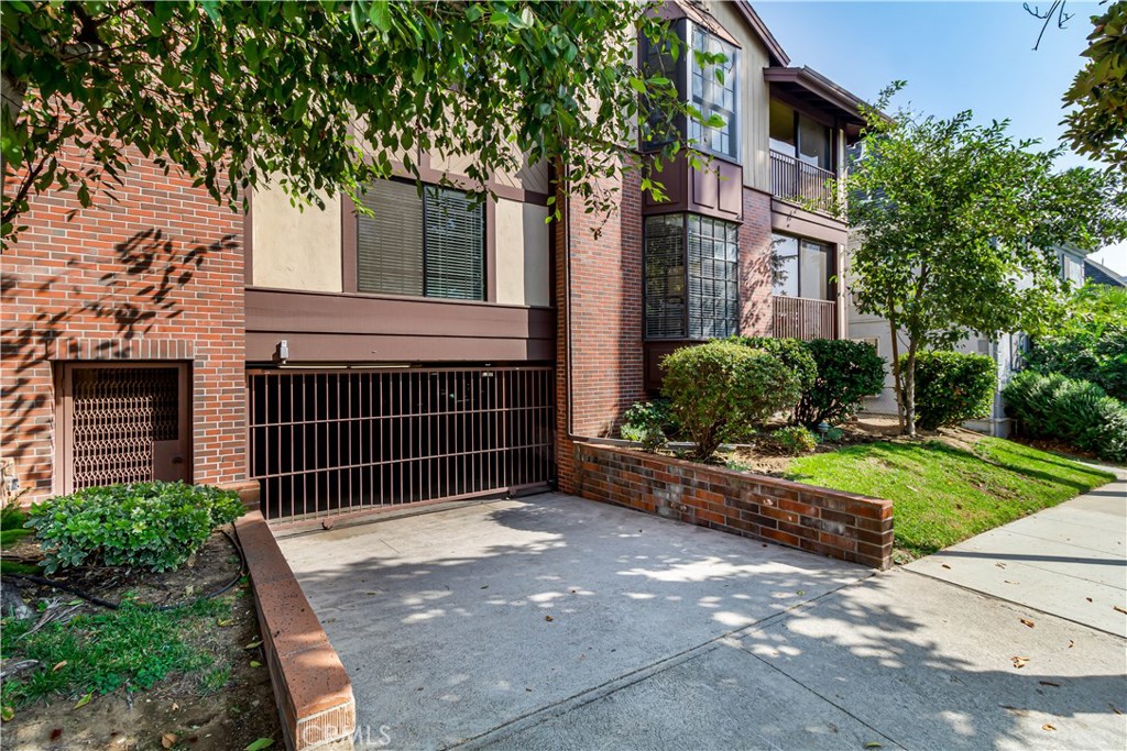 Photo for 1422 N CENTRAL Avenue, 8, Glendale, CA 91202 - Listing #SR-19243085 1422 N CENTRAL Avenue, 8, Glendale, CA 91202