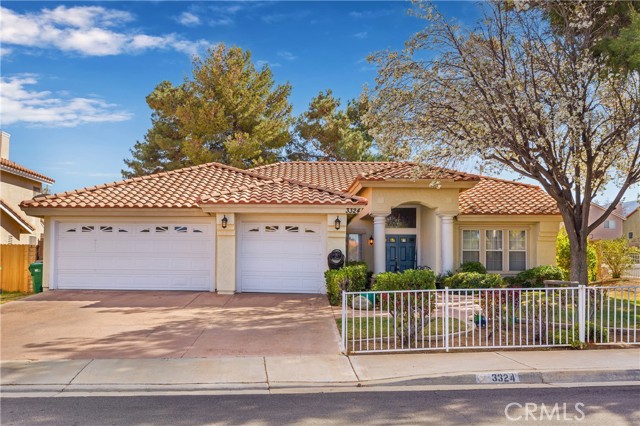 Detail Gallery Image 1 of 1 For 3324 Chertsey Ln, Palmdale,  CA 93551 - 3 Beds | 2 Baths