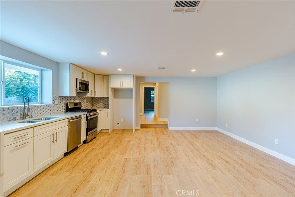 Photo for 7517 Darby Avenue, Reseda, CA 91335 - Listing #SR-20003786 7517 Darby Avenue, Reseda, CA 91335