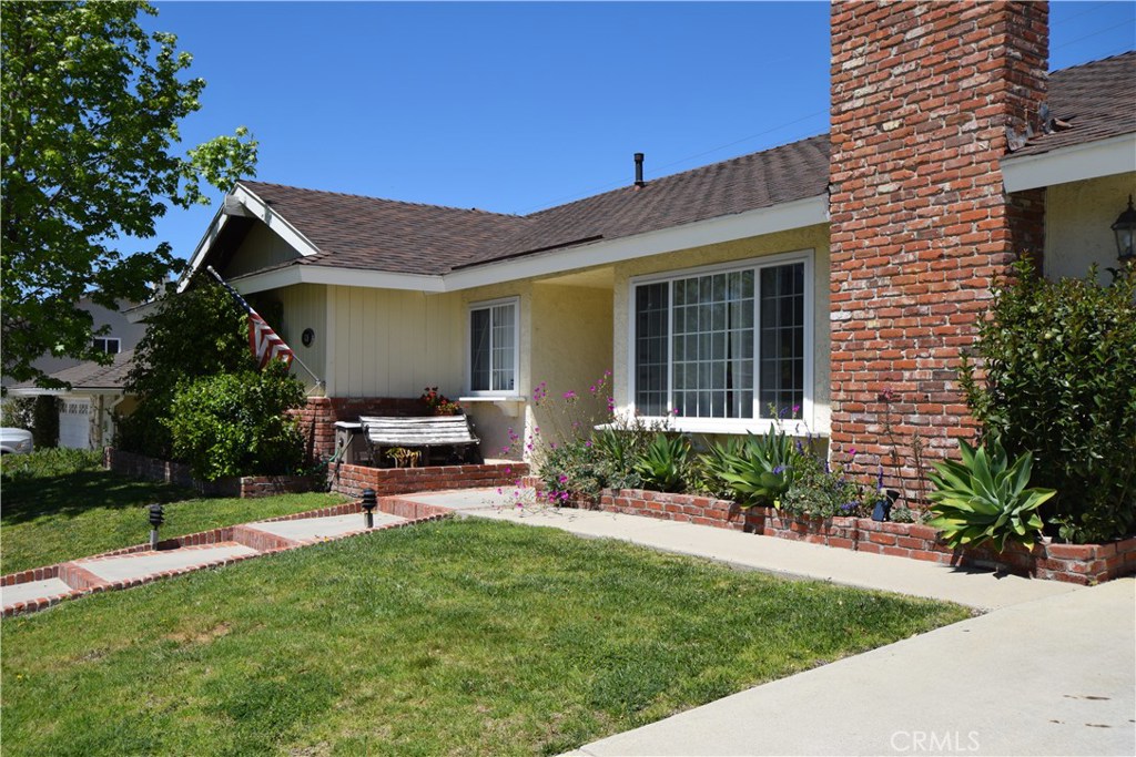 Photo of 69 East Sidlee Street, Thousand Oaks, CA 91360