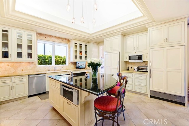 6 Bed Home for Sale in Sherman Oaks, California
