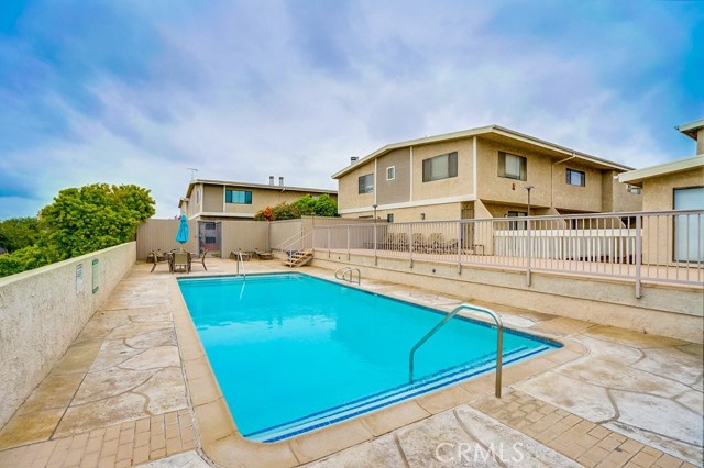 511 Meyer Lane, Redondo Beach, California 90278, 2 Bedrooms Bedrooms, ,1 BathroomBathrooms,Residential,Sold,Meyer,SR19152938