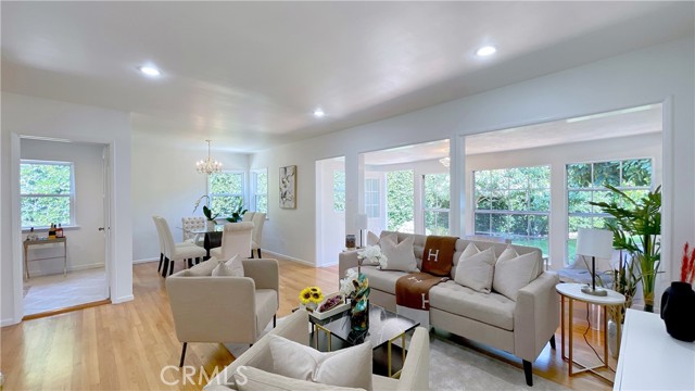 Detail Gallery Image 1 of 1 For 1805 Warwick Ave, Santa Monica,  CA 90404 - 3 Beds | 1 Baths