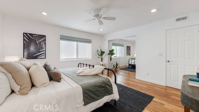 1427 12th Street, Manhattan Beach, California 90266, 2 Bedrooms Bedrooms, ,3 BathroomsBathrooms,Residential,Sold,12th,SR20201962