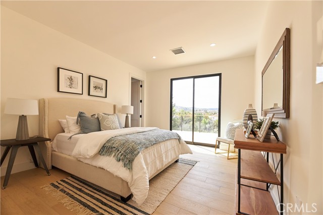 5 Bed Home for Sale in Encino, California