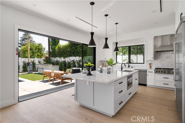 5 Bed Home for Sale in Encino, California
