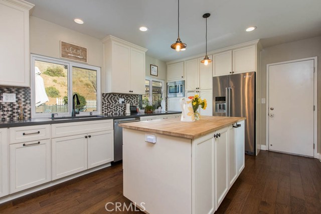 Photo of 59 W Janss Road, Thousand Oaks, CA 91360
