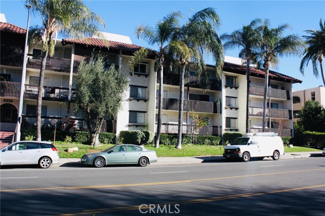 1 Bed Home for Sale in Encino, California