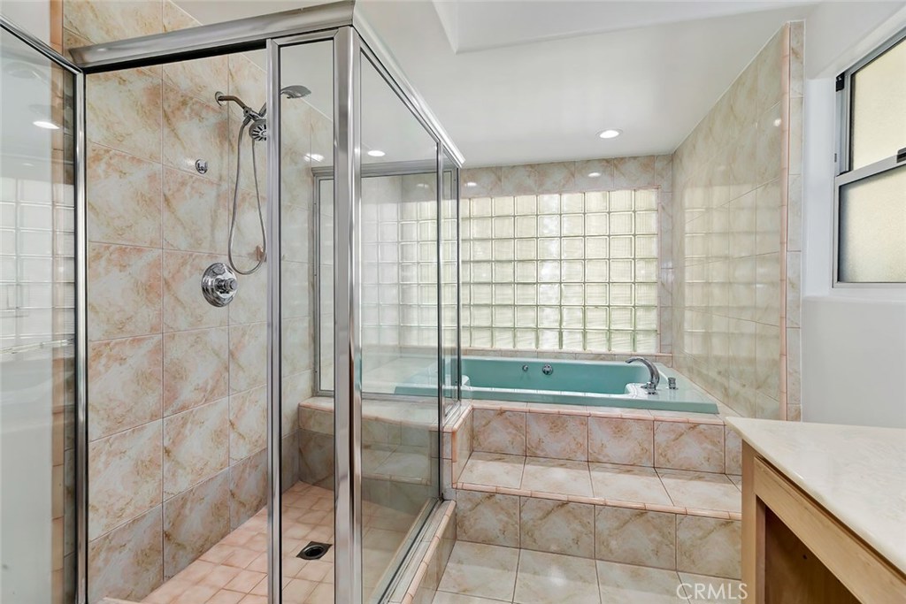 Photo for 648 ROBIN GLEN Drive, Glendale, CA 91202 - Listing #SR-19227329 648 ROBIN GLEN Drive, Glendale, CA 91202