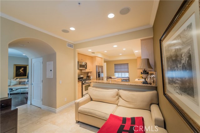 851 N San Vicente Boulevard 125