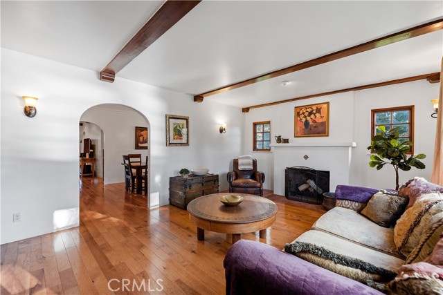 5 Bed Home for Sale in Studio City, California