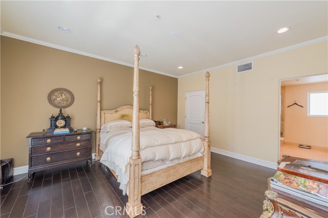 851 N San Vicente Boulevard 125