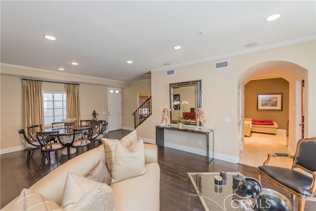 851 N San Vicente Boulevard 125