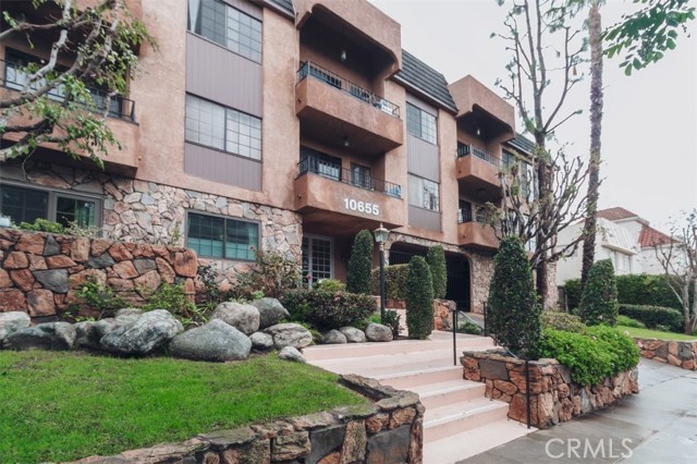 2 Bed Home for Sale in Los Angeles, California