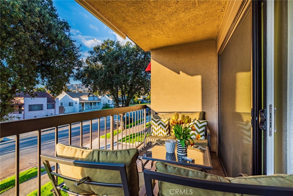 Photo for 1020 DAVIS Avenue, 105, Glendale, CA 91201 - Listing #SR-19270214 1020 DAVIS Avenue, 105, Glendale, CA 91201