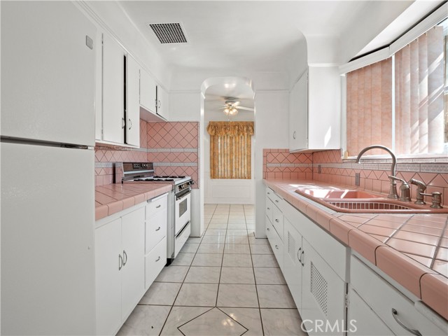 3 Bed Home for Sale in Leimert Park, California