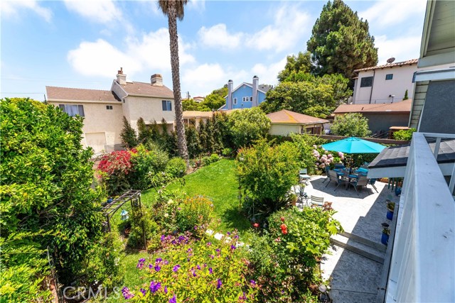 1104 Steinhart Avenue, Redondo Beach, California 90278, 3 Bedrooms Bedrooms, ,2 BathroomsBathrooms,Residential,Sold,Steinhart,SR19169285