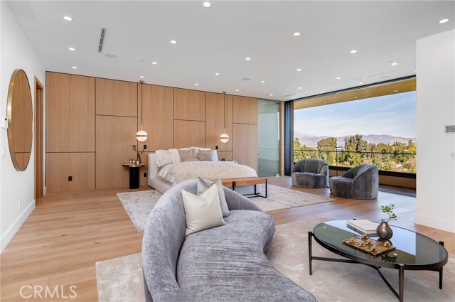 6 Bed Home for Sale in Encino, California