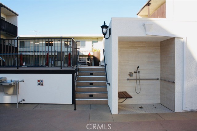 1 Bed Home for Sale in Encino, California