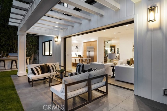 6 Bed Home for Sale in Studio City, California