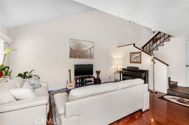 2 Bed Home for Sale in Van Nuys, California