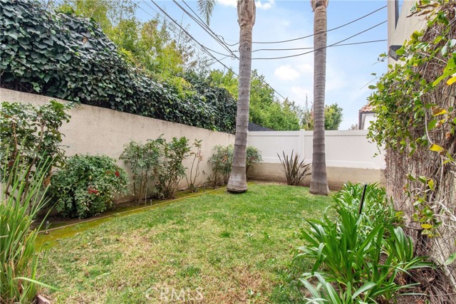 2 Bed Home for Sale in Sherman Oaks, California