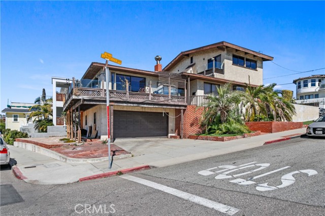 1900 Manhattan Avenue, Hermosa Beach, California 90254, 4 Bedrooms Bedrooms, ,3 BathroomsBathrooms,Residential,Sold,Manhattan,SR21134259