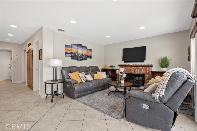 5 Bed Home for Sale in Saugus, California