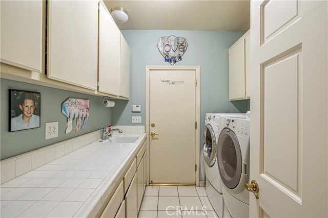 6 Bed Home for Sale in Palmdale, California