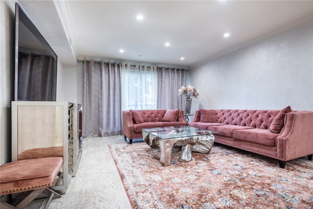 Photo for 1020 DAVIS Avenue, 105, Glendale, CA 91201 - Listing #SR-19270214 1020 DAVIS Avenue, 105, Glendale, CA 91201