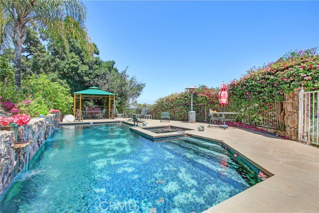 Photo of 14858 Round Valley Drive, Sherman Oaks, CA 91403