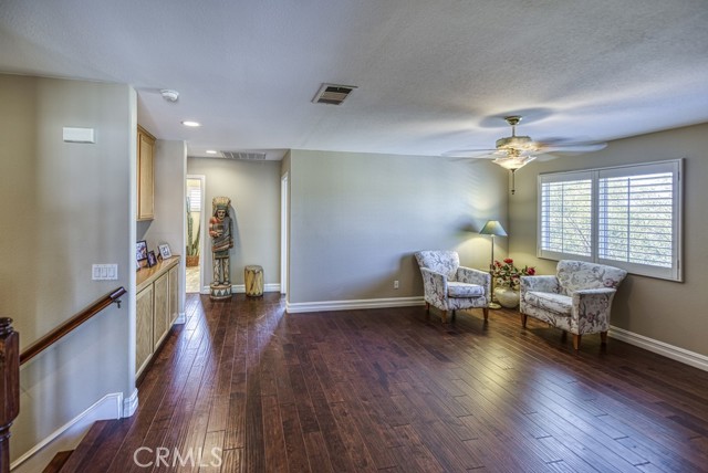 5 Bed Home for Sale in Saugus, California