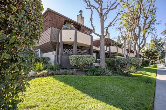 2 Bed Home for Sale in Van Nuys, California