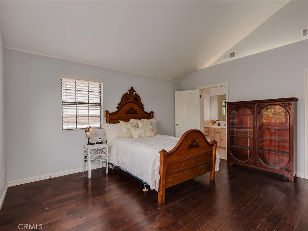 Photo for 1341 RAYMOND Avenue, Glendale, CA 91201 - Listing #SR-19221422 1341 RAYMOND Avenue, Glendale, CA 91201